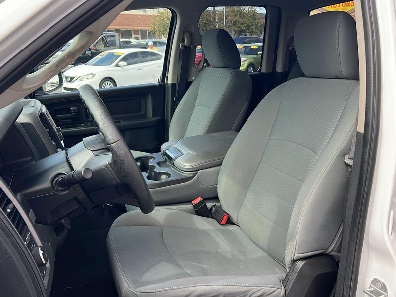 RAM 1500 Express 4x4 Quad Cab 6'4" Box 2017