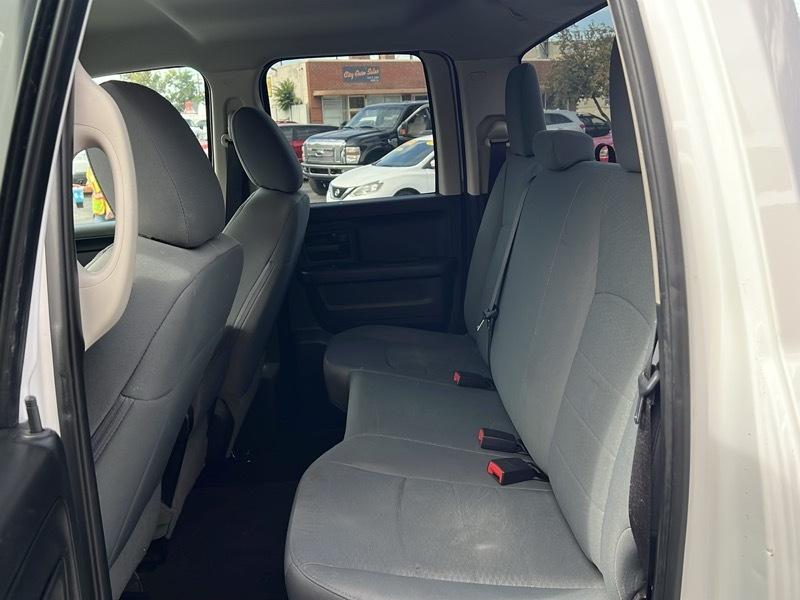 RAM 1500 Express 4x4 Quad Cab 6'4" Box 2017