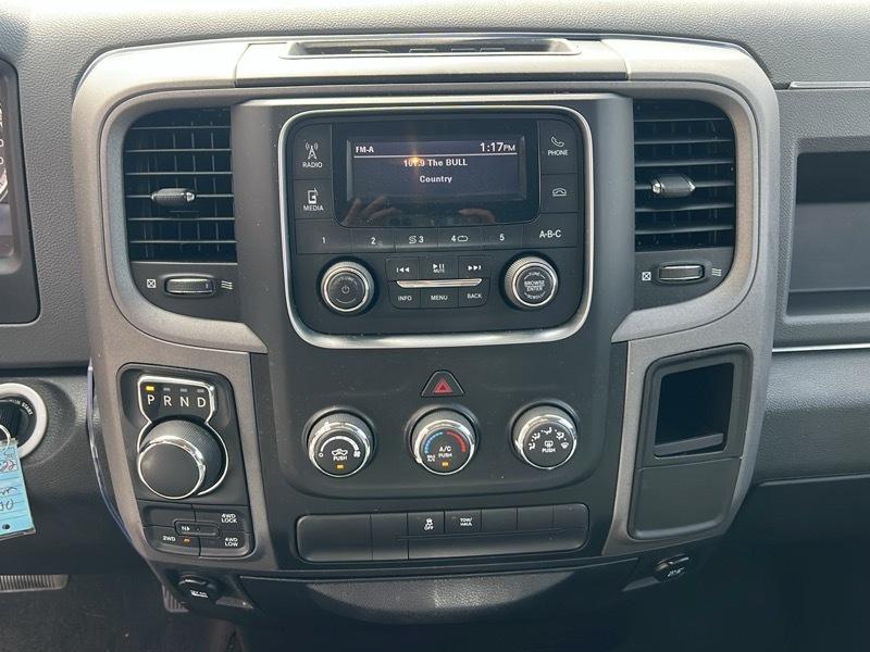RAM 1500 Express 4x4 Quad Cab 6'4" Box 2017