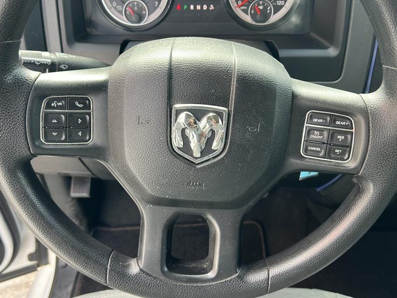 RAM 1500 Express 4x4 Quad Cab 6'4" Box 2017