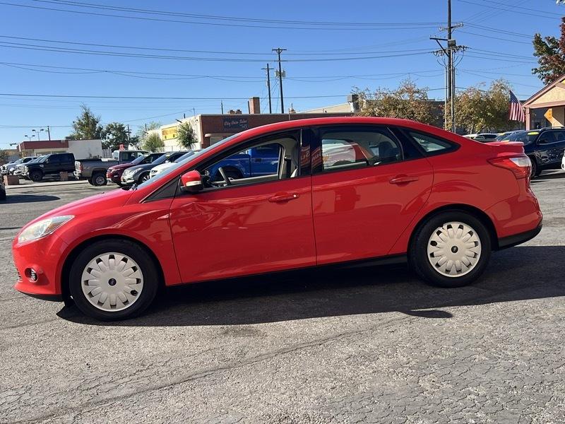 Ford Focus 4dr Sdn SE 2013