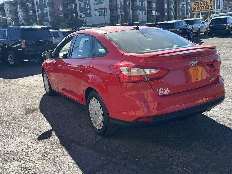 Ford Focus 4dr Sdn SE 2013