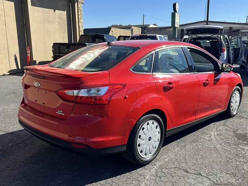 Ford Focus 4dr Sdn SE 2013