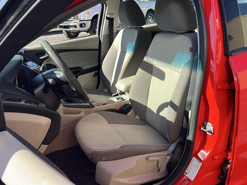 Ford Focus 4dr Sdn SE 2013
