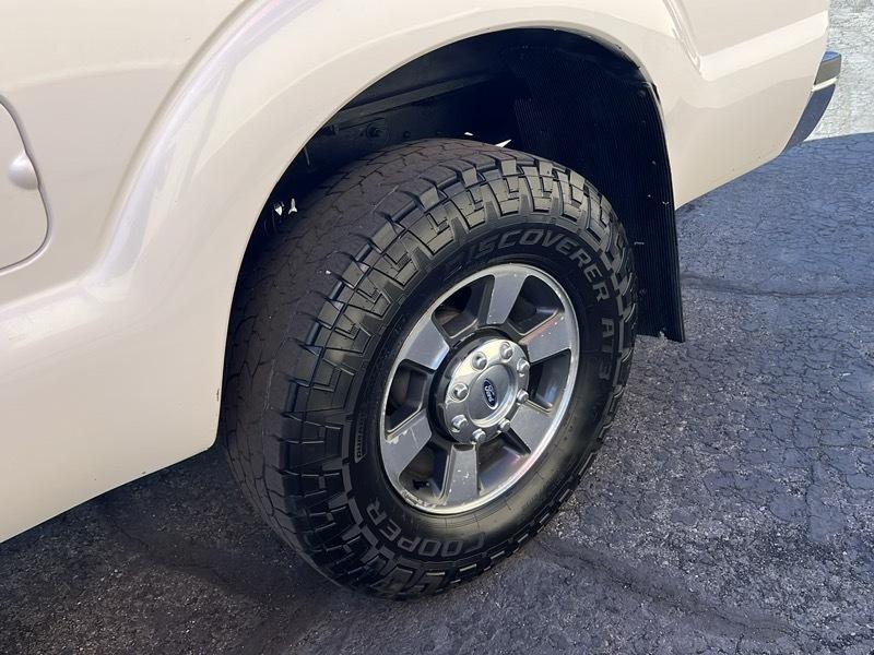 Ford Super Duty F-250 SRW 4WD Crew Cab 156" Lariat 2011