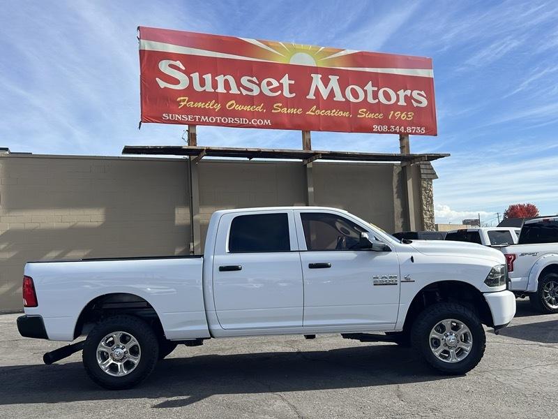 RAM 2500 Tradesman 4x4 Crew Cab 6'4" Box 2018