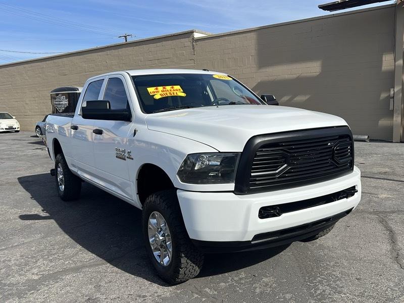 RAM 2500 Tradesman 4x4 Crew Cab 6'4" Box 2018
