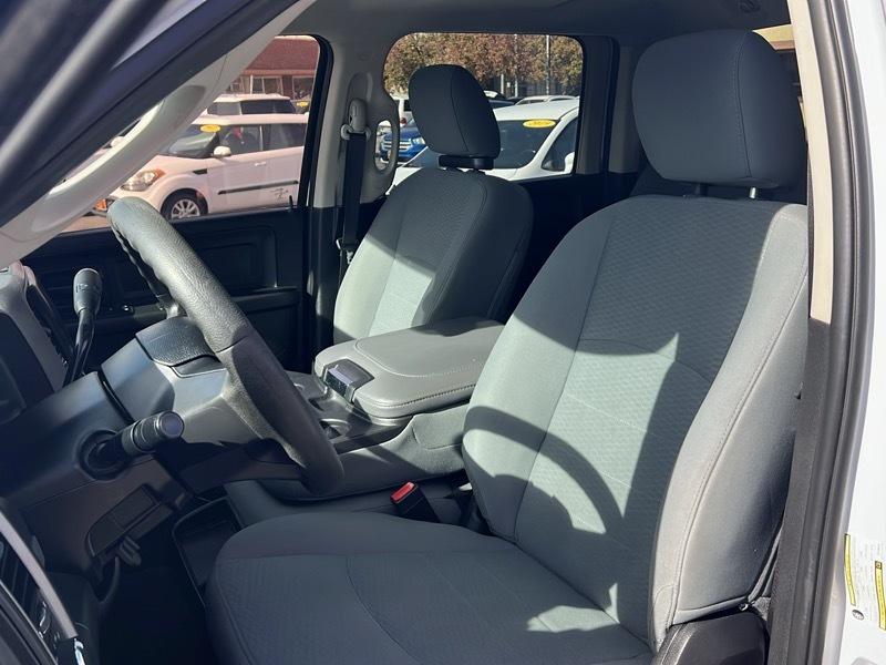 RAM 2500 Tradesman 4x4 Crew Cab 6'4" Box 2018