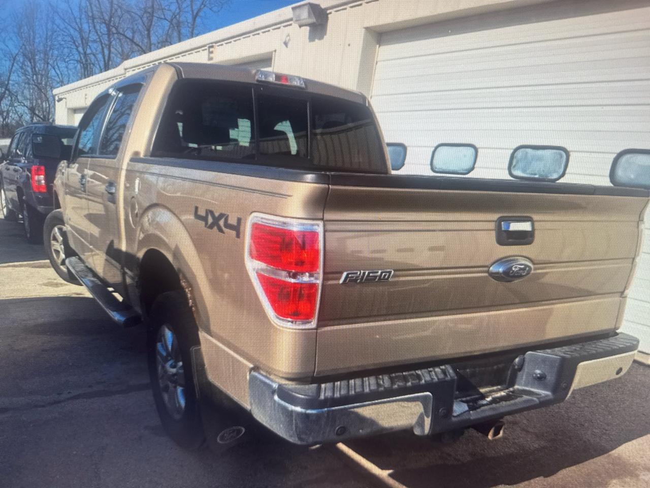 Ford F-150 XL SuperCrew 5.5-ft. Bed 4WD 2013