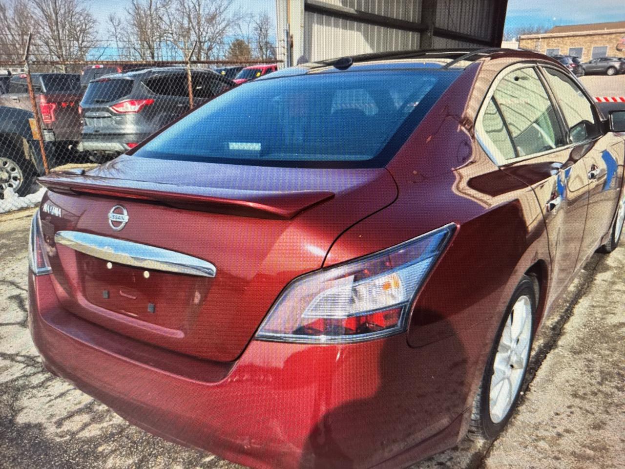 Nissan Maxima S 2012