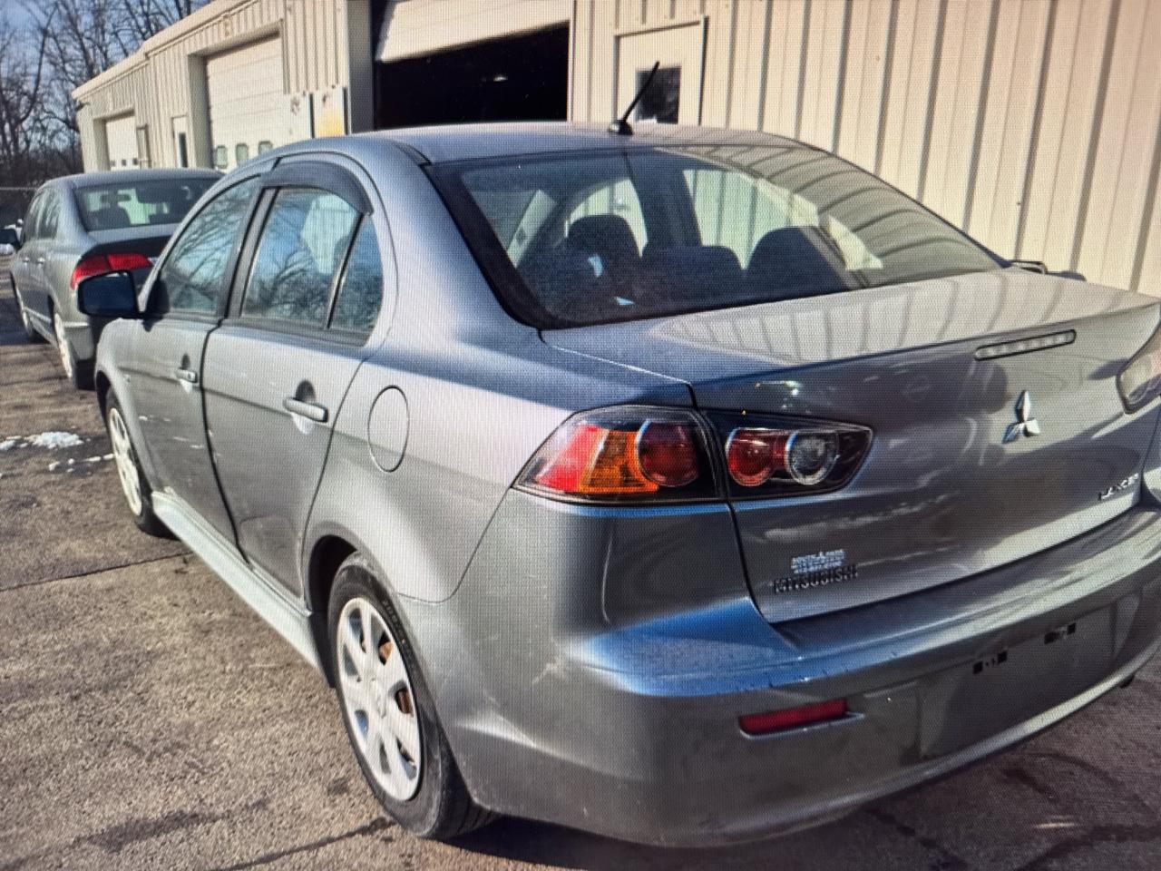 Mitsubishi Lancer ES 5M 2015