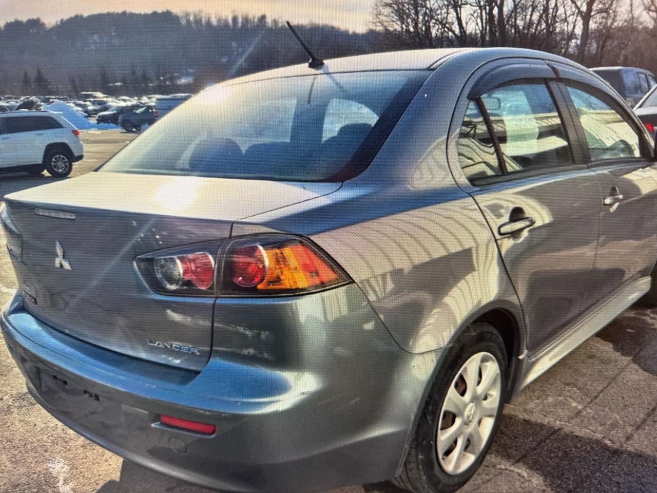 Mitsubishi Lancer ES 5M 2015