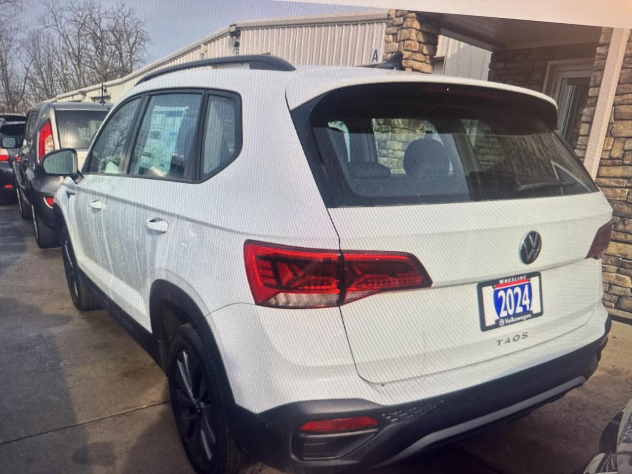 Volkswagen Taos S 2024