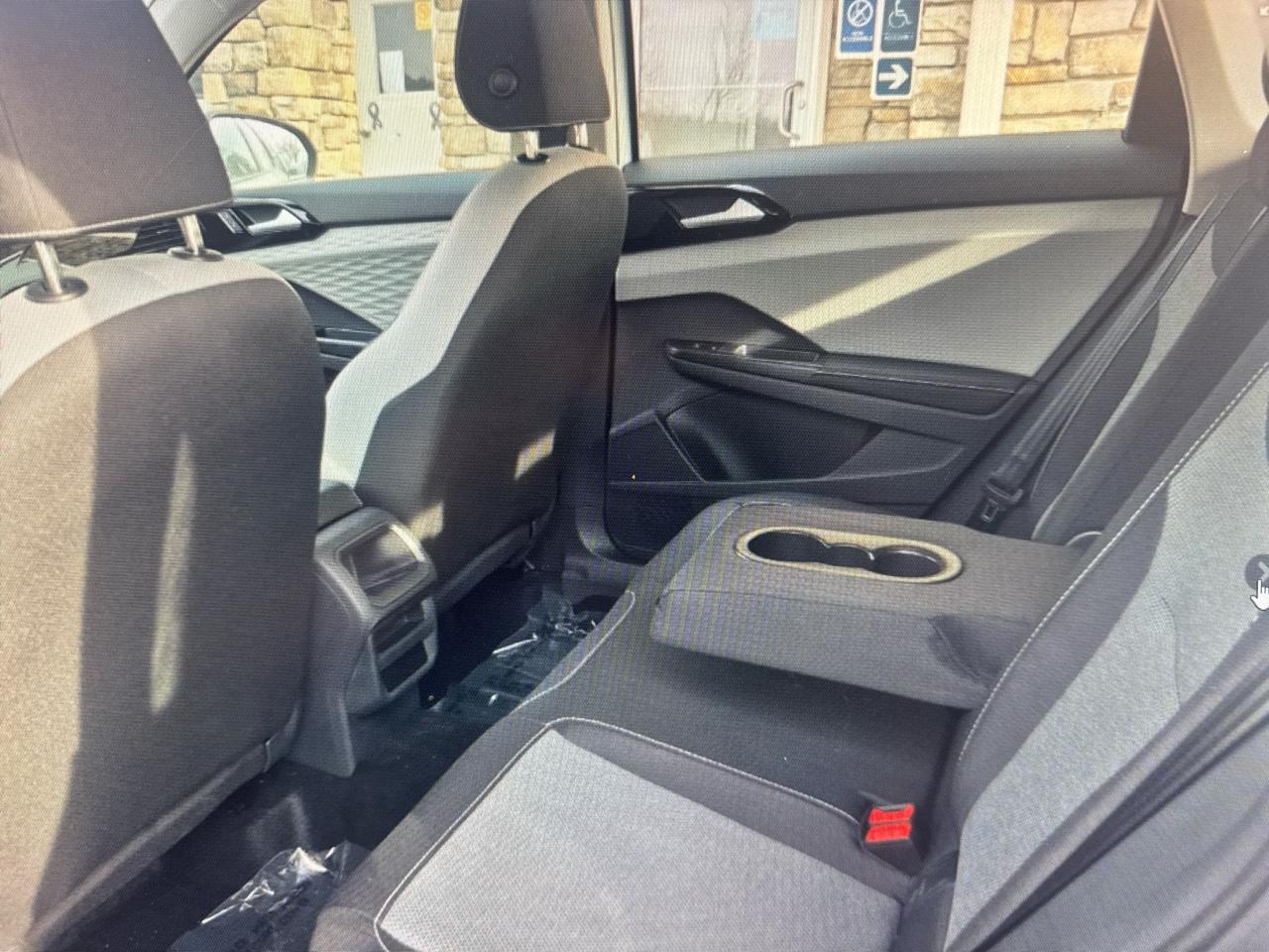 Volkswagen Taos S 2024