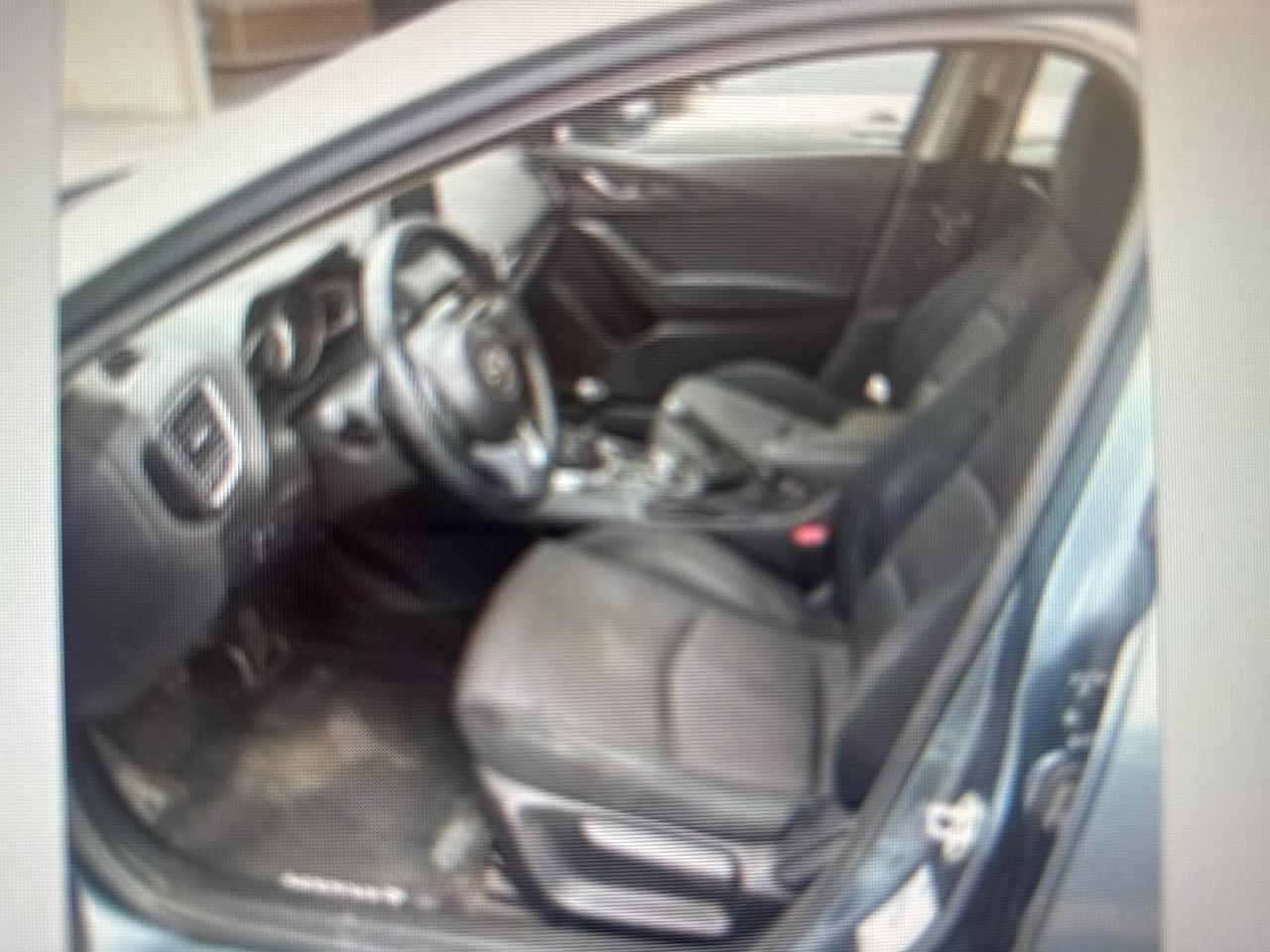 Mazda MAZDA3 i Touring AT 4-Door 2015