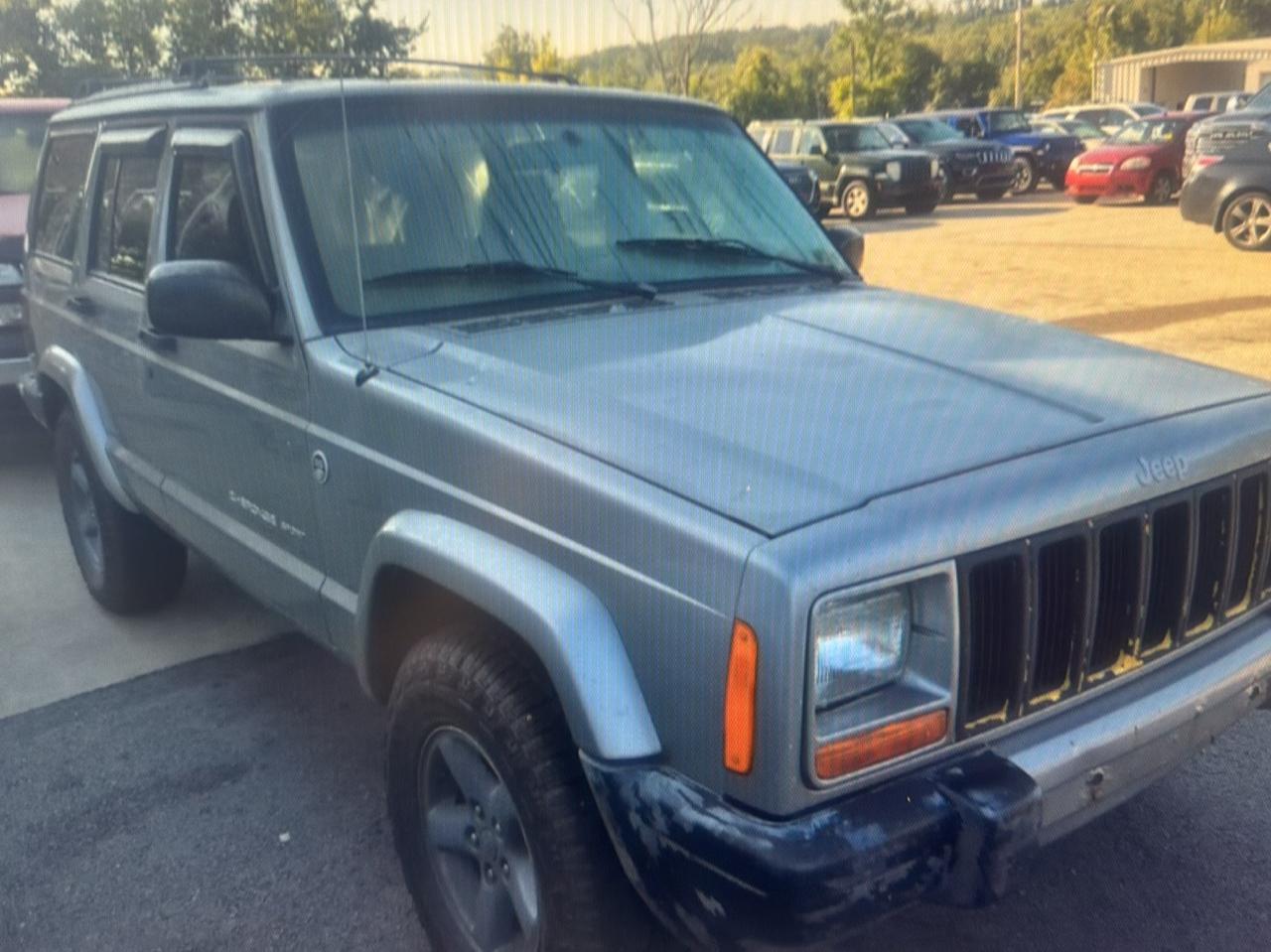 Jeep Cherokee Sport 4-Door 4WD 2001