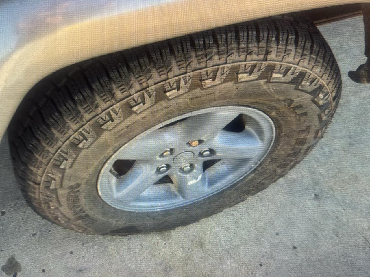 Jeep Cherokee Sport 4-Door 4WD 2001