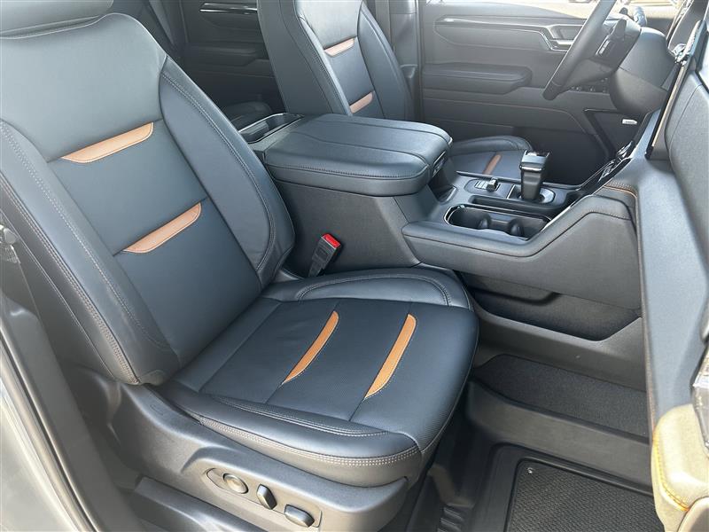 GMC Sierra 1500 AT4 Crew Cab 4WD 2025 GMC Sierra 1500 AT4 Crew Cab 4WD 2025
