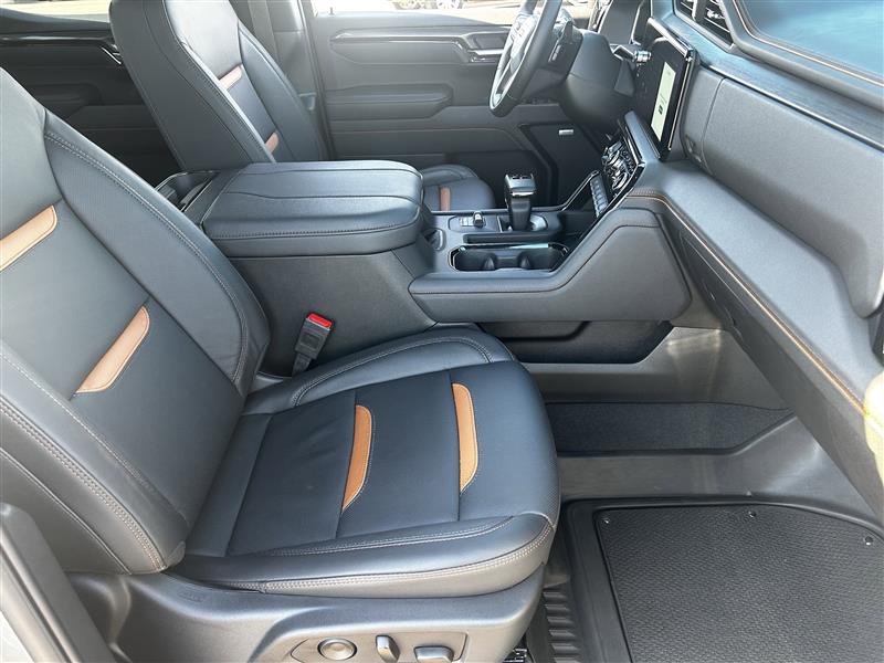 GMC Sierra 1500 AT4 Crew Cab 4WD 2025 GMC Sierra 1500 AT4 Crew Cab 4WD 2025