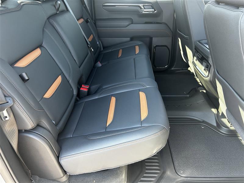 GMC Sierra 1500 AT4 Crew Cab 4WD 2025 GMC Sierra 1500 AT4 Crew Cab 4WD 2025
