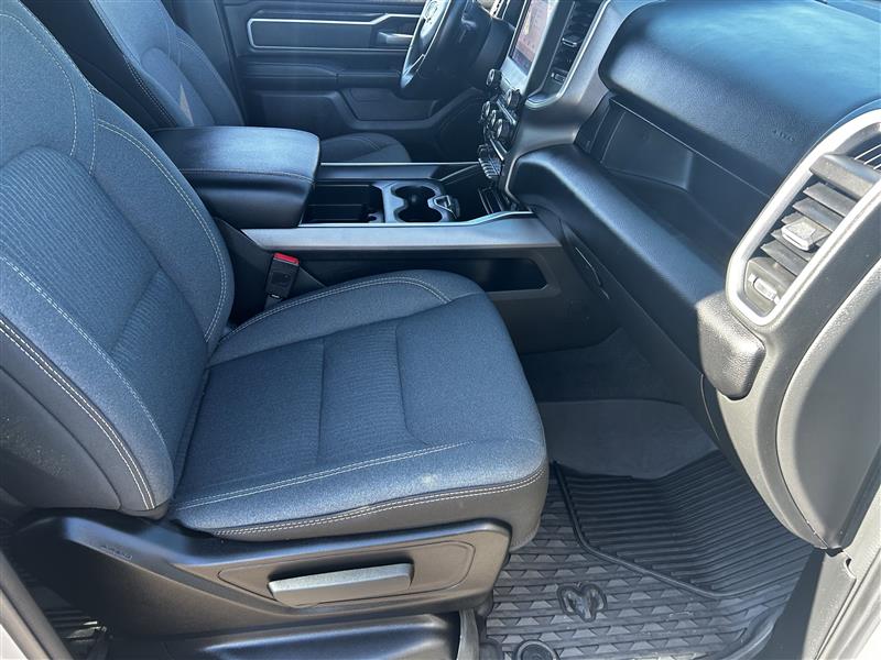 RAM 1500 Big Horn Crew Cab SWB 4WD 2022