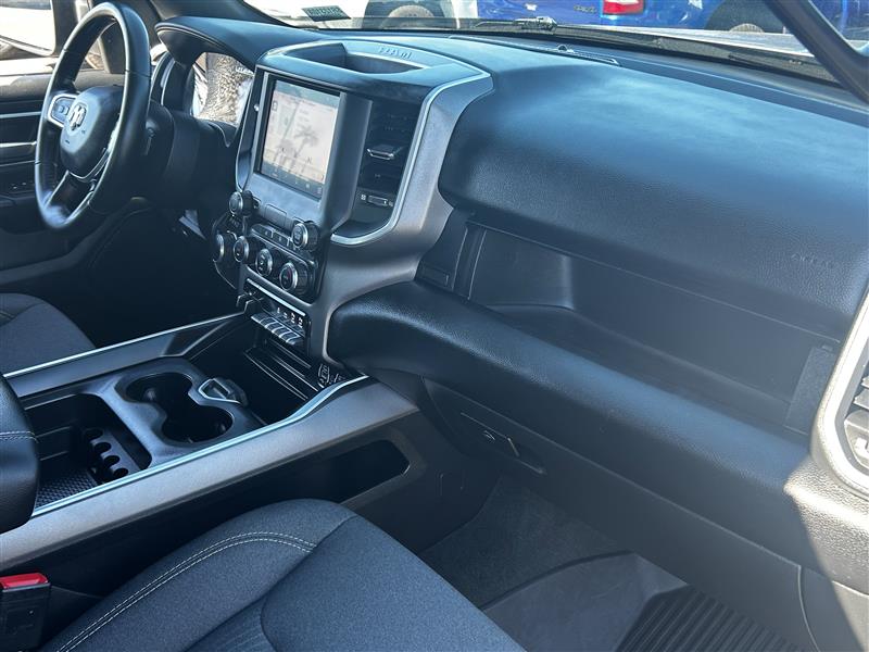 RAM 1500 Big Horn Crew Cab SWB 4WD 2022