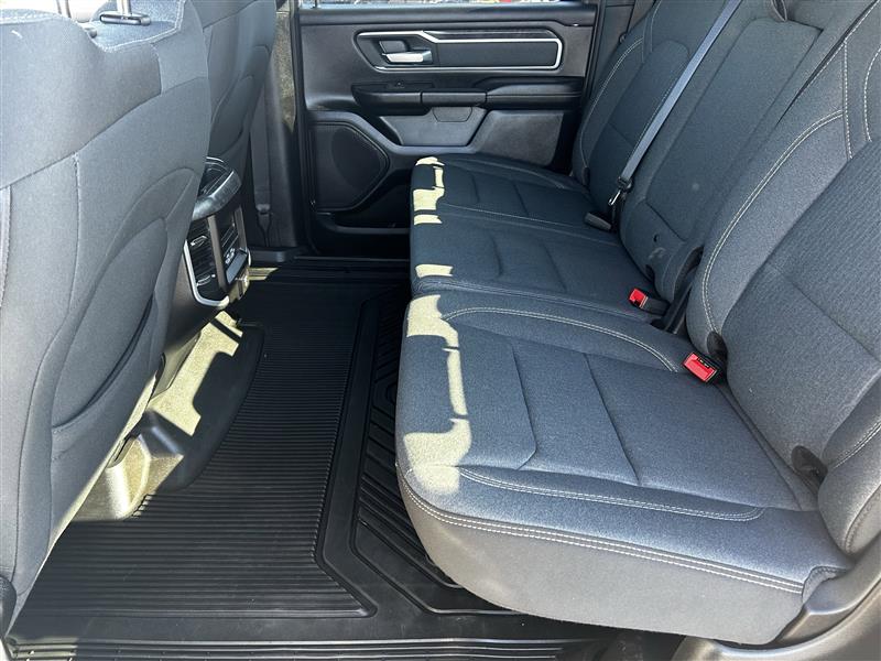 RAM 1500 Big Horn Crew Cab SWB 4WD 2022