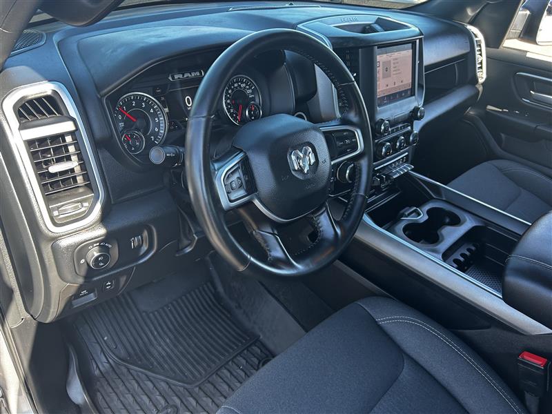 RAM 1500 Big Horn Crew Cab SWB 4WD 2022