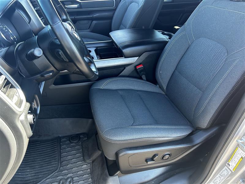 RAM 1500 Big Horn Crew Cab SWB 4WD 2022