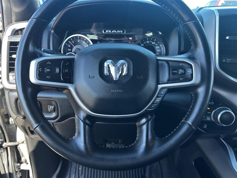 RAM 1500 Big Horn Crew Cab SWB 4WD 2022