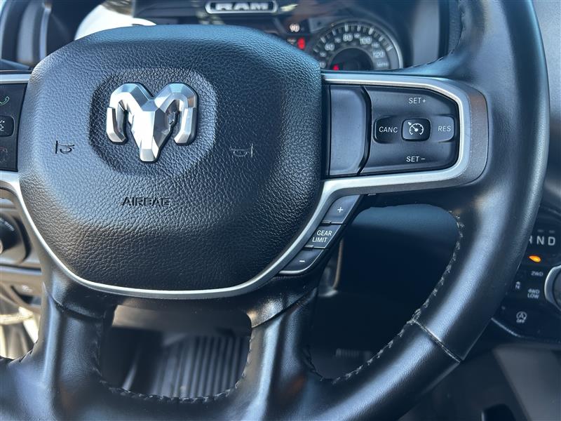 RAM 1500 Big Horn Crew Cab SWB 4WD 2022