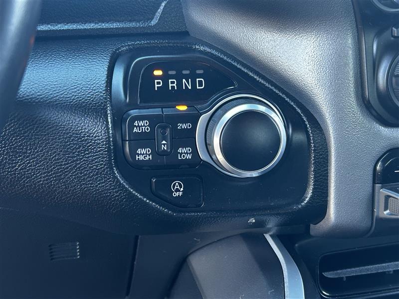 RAM 1500 Big Horn Crew Cab SWB 4WD 2022