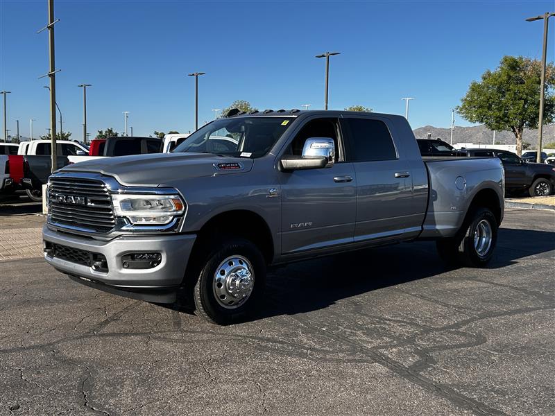 RAM 3500 Laramie Mega Cab 4WD DRW 2024