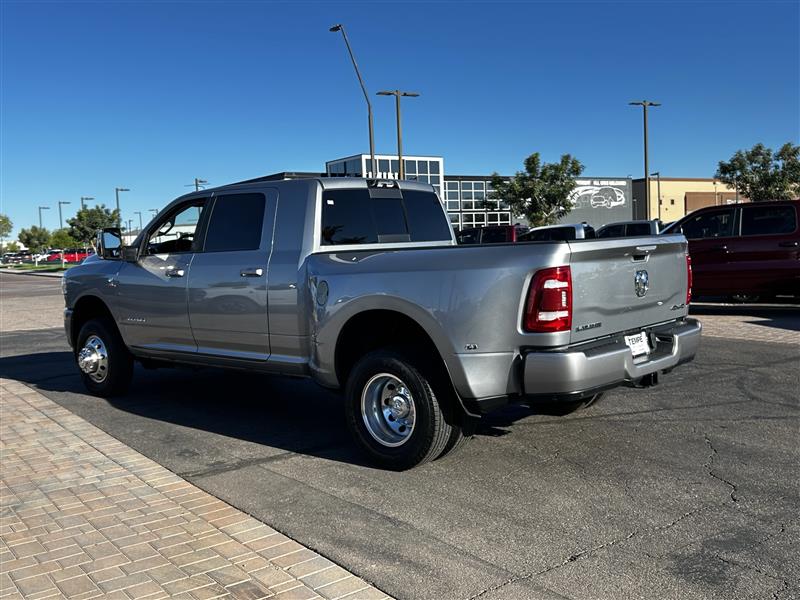 RAM 3500 Laramie Mega Cab 4WD DRW 2024