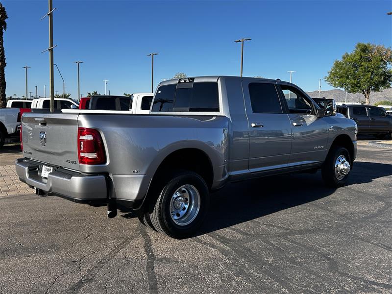 RAM 3500 Laramie Mega Cab 4WD DRW 2024