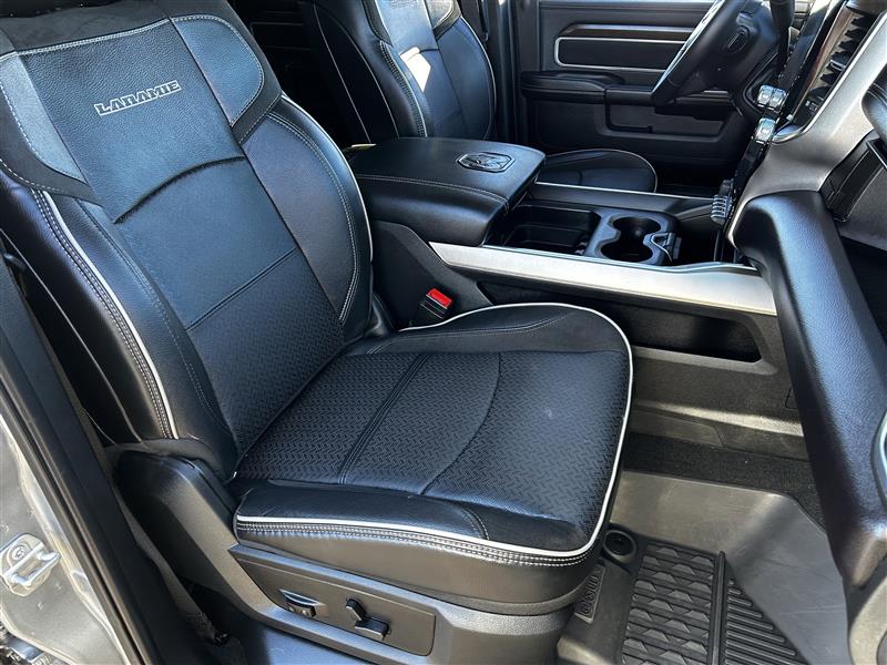 RAM 3500 Laramie Mega Cab 4WD DRW 2024