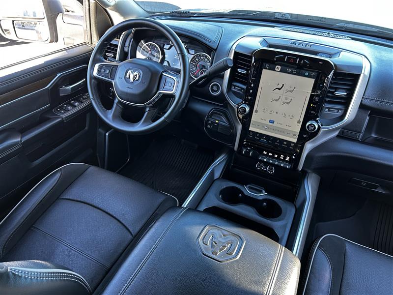 RAM 3500 Laramie Mega Cab 4WD DRW 2024