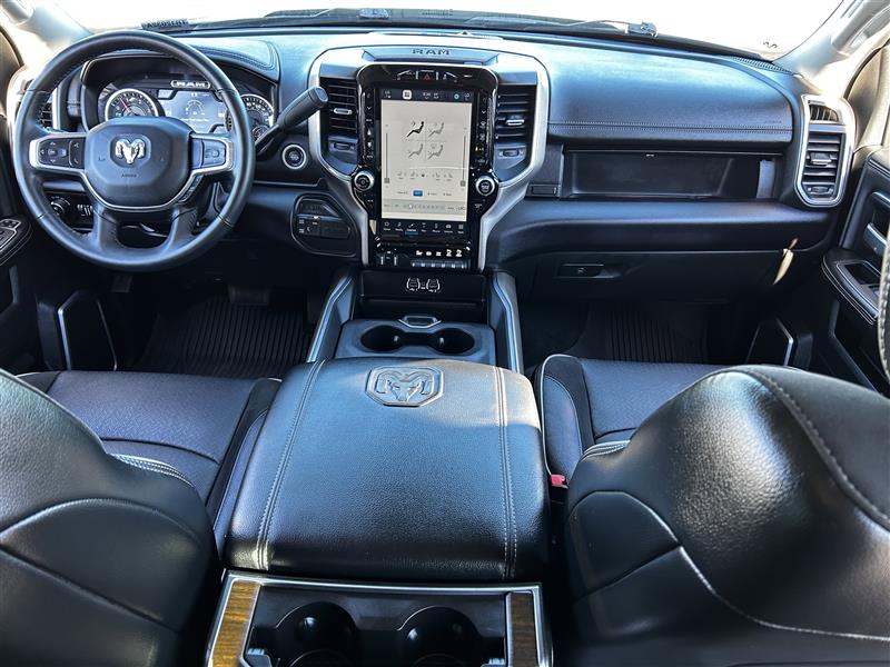 RAM 3500 Laramie Mega Cab 4WD DRW 2024