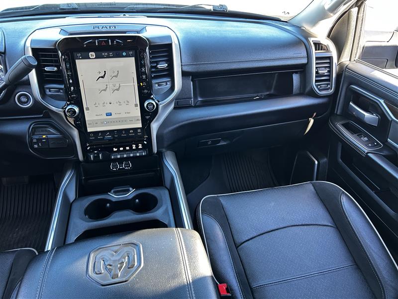 RAM 3500 Laramie Mega Cab 4WD DRW 2024