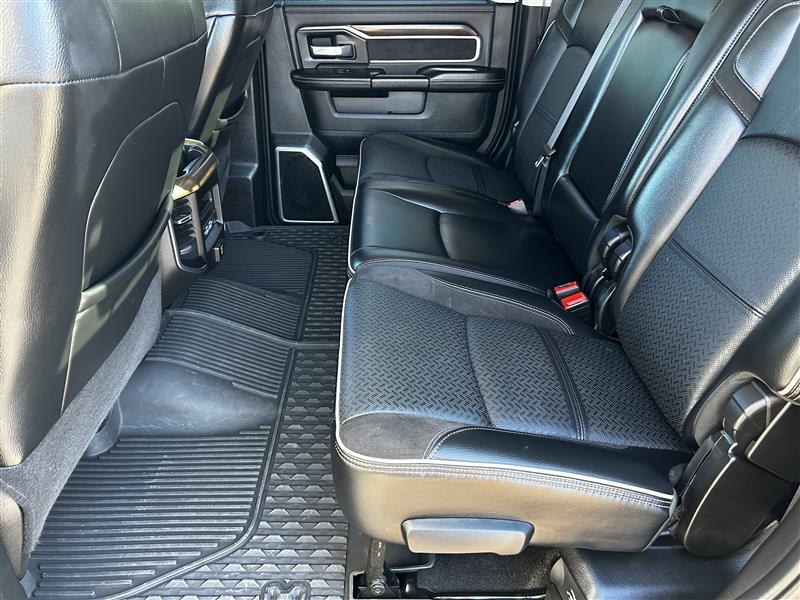 RAM 3500 Laramie Mega Cab 4WD DRW 2024