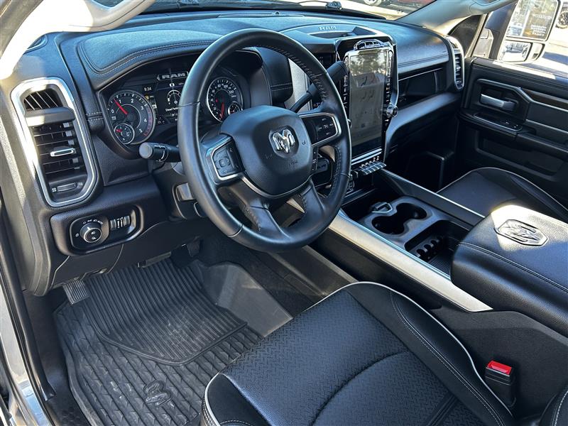 RAM 3500 Laramie Mega Cab 4WD DRW 2024