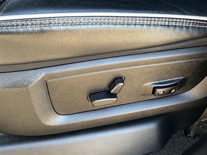 RAM 3500 Laramie Mega Cab 4WD DRW 2024