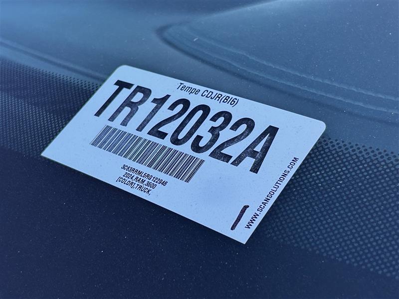 RAM 3500 Laramie Mega Cab 4WD DRW 2024