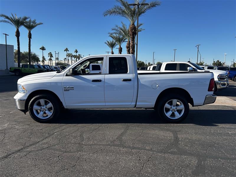RAM 1500 SLT Quad Cab 4WD 2024