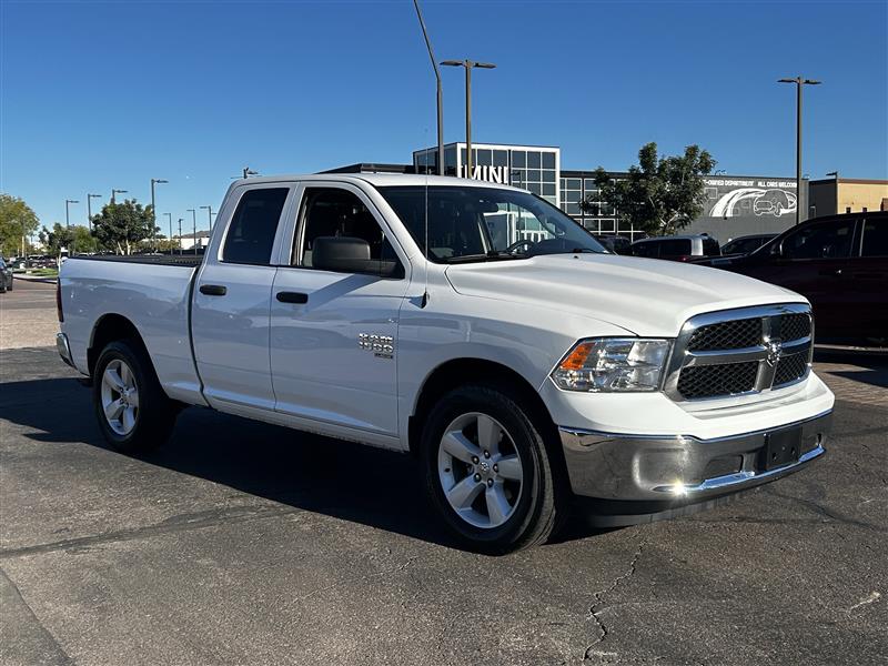 RAM 1500 SLT Quad Cab 4WD 2024