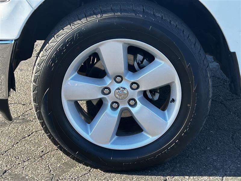 RAM 1500 SLT Quad Cab 4WD 2024