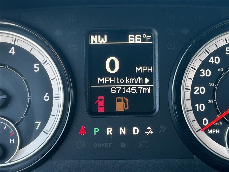 RAM 1500 SLT Quad Cab 4WD 2024