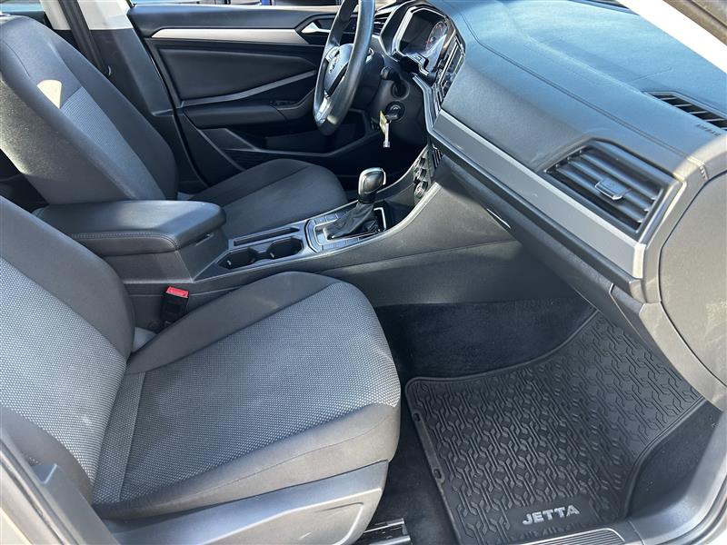 Volkswagen Jetta 1.4T S 8A 2021