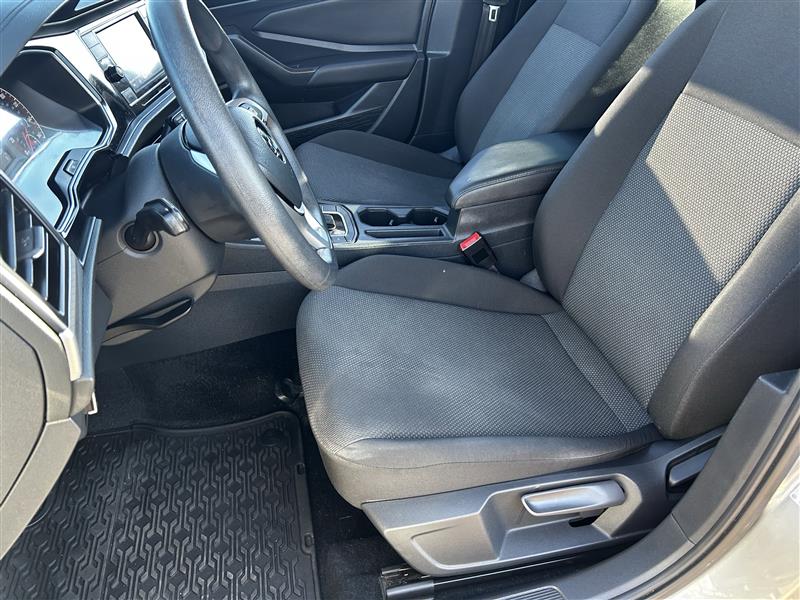 Volkswagen Jetta 1.4T S 8A 2021