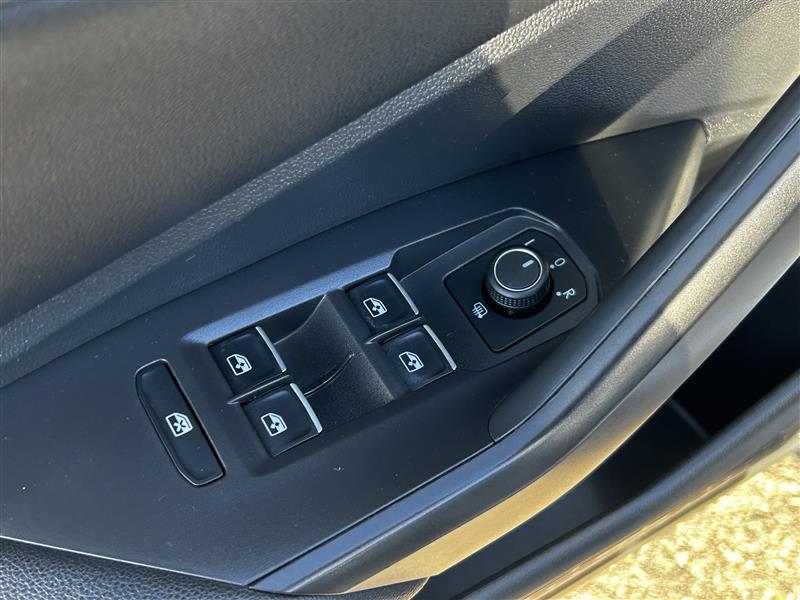 Volkswagen Jetta 1.4T S 8A 2021